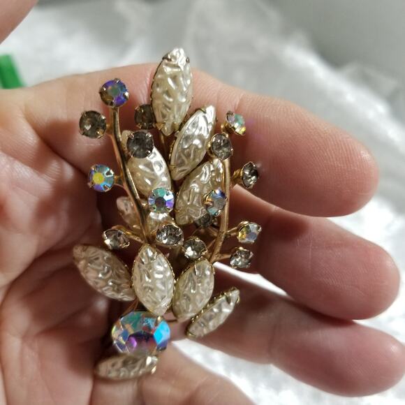 Vintage 80's floral brooch aurora borealis stones 1.1899 - Picture 2 of 16